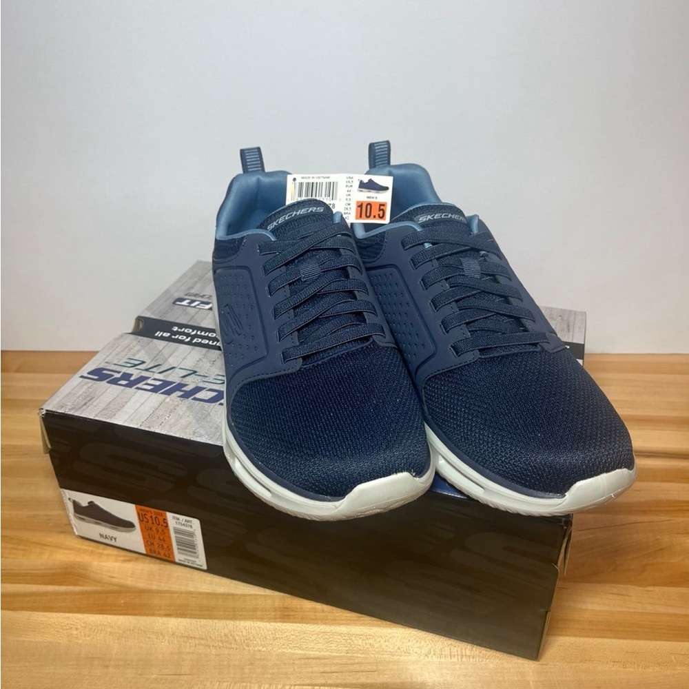 NEW Men’s size 10.5 Navy Blue Skechers Glide Lite Tennis Shoes